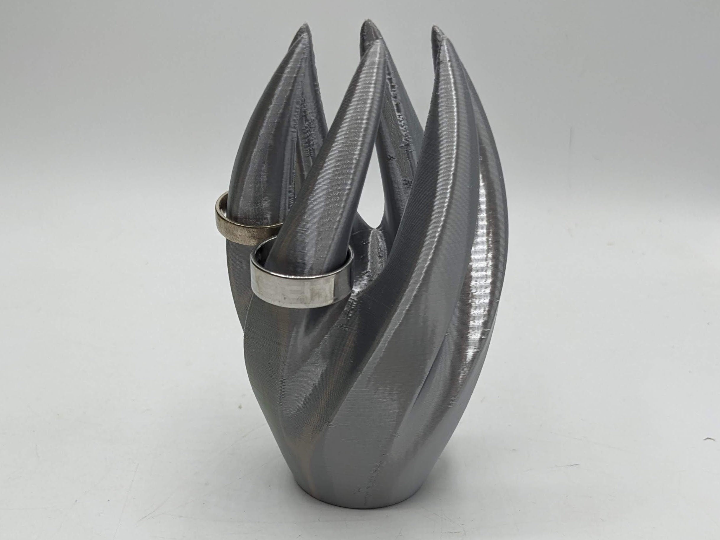 Ring Holder / Twisted Ring Stand Jewellery Holder / Trinket Ring Holder / Ring Stand / Jewellery Display / Ring Display / Ring Storage