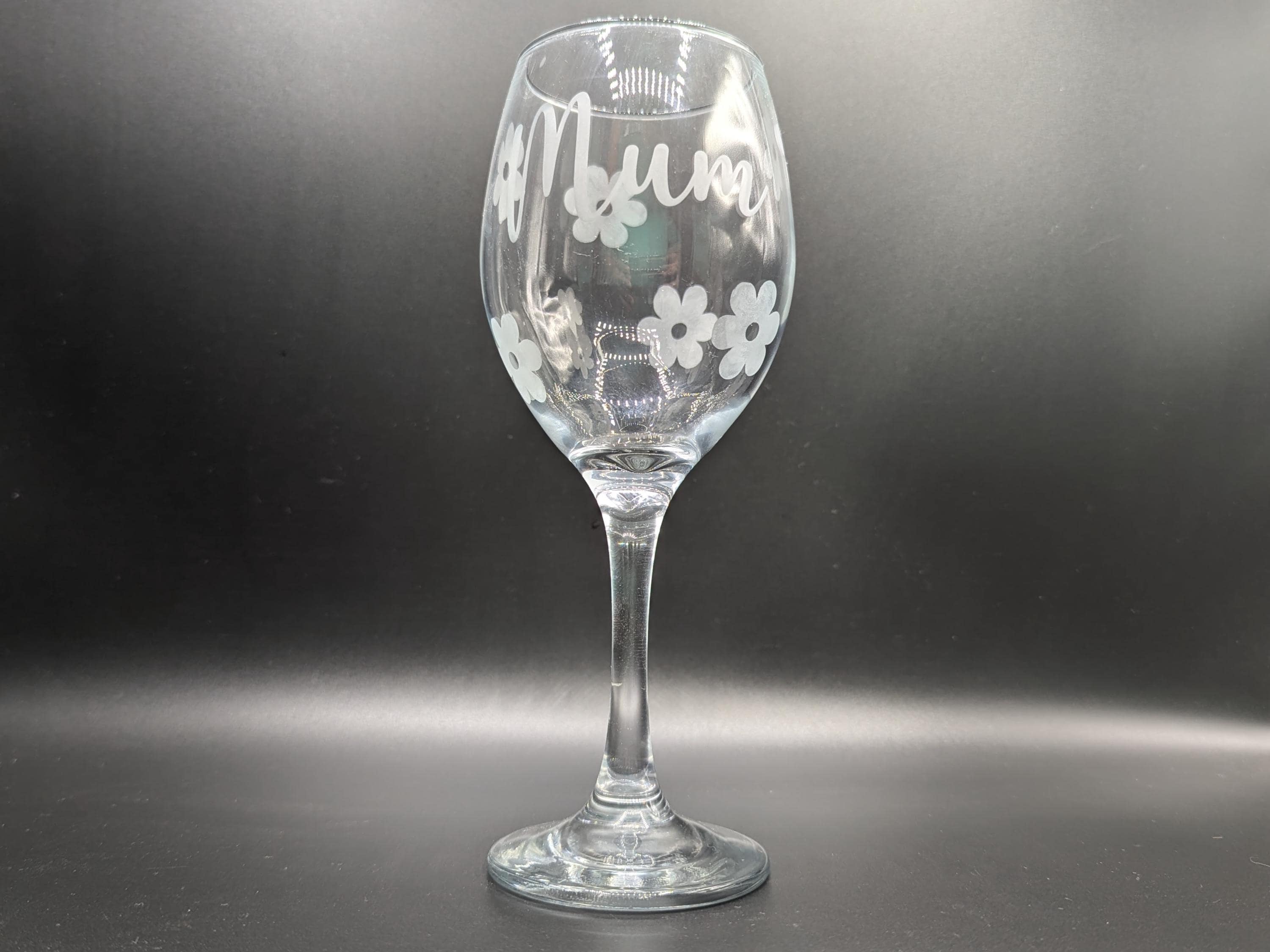 Personalised Wine Glass, Personalised Flower Glass, Etched Gift for her, Flower Glass, Gin Glass, Etched Daisy Flower Glass, Prosecco Glass