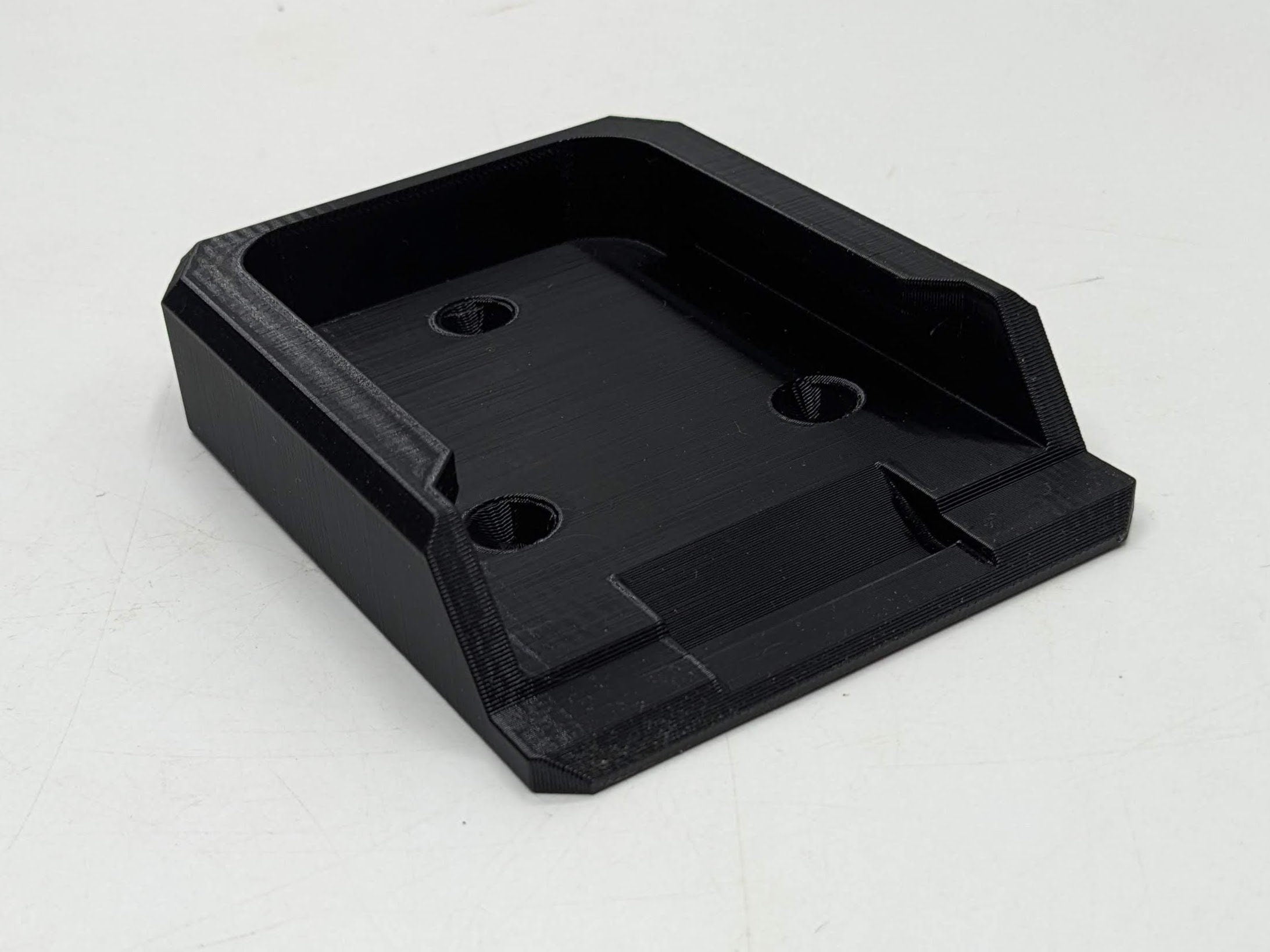 Makita 40v XGT Battery Compatible Battery Wall Mount / Storage Holder for Shed, Van or Workshop