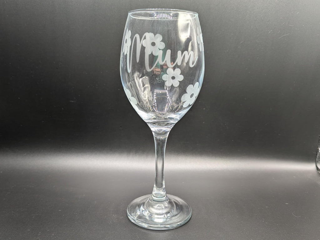 Personalised Wine Glass, Personalised Flower Glass, Etched Gift for her, Flower Glass, Gin Glass, Etched Daisy Flower Glass, Prosecco Glass