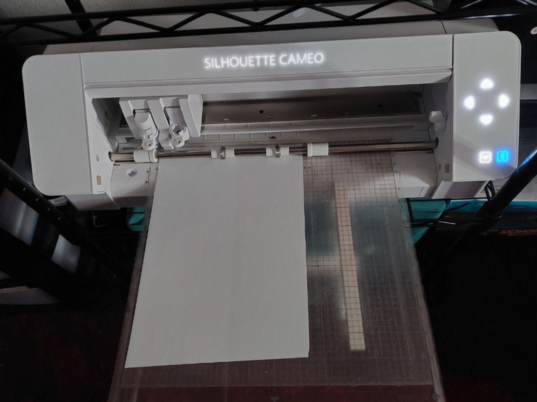 Silhouette Cameo 4 or Pro Mat Extension, Extender Holder for Silhouette Camo (stop mats falling), Mat Holder for Silhouette Camo 4 or Pro