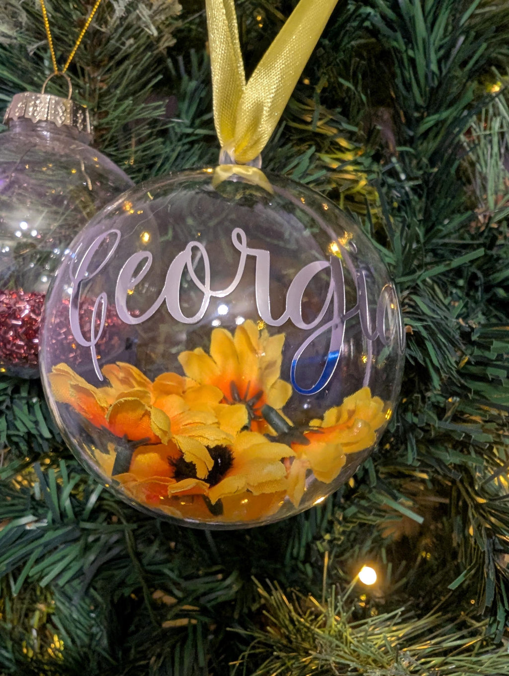 Personalised Daisy Bauble, Sunflower Bauble, Flower Bauble, Forget Me Not Bauble, Rose Bauble, Gerbera Bauble, Christmas Daisy, Daisy Flower