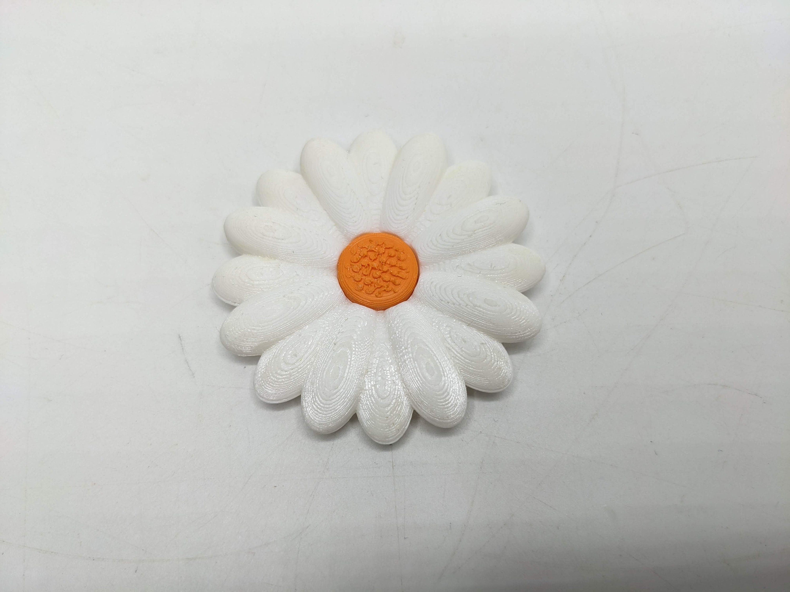 Daisy Flower Magnet / Flower Magnet / Floral Design Magnet / Daisy Magnet / Daisy Fridge Magnet / Daisy Bag Charm / Spring Magnet / Daisy