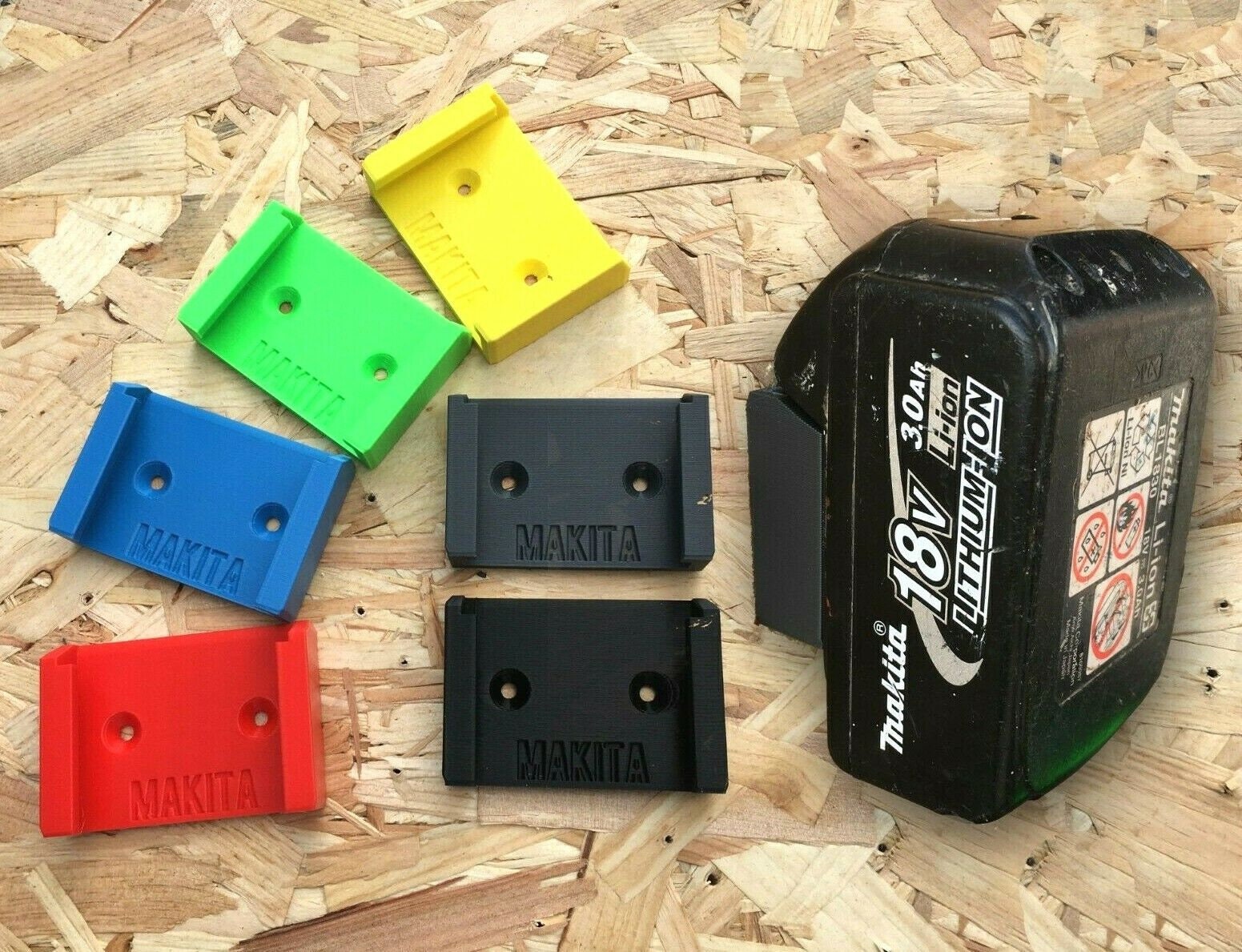 Battery Wall Mini Mount for Makita 18v Batteries (Qty:1) / Compatible Battery Storage Holder for Shed, Van or Workshop / Makita 18v Mount