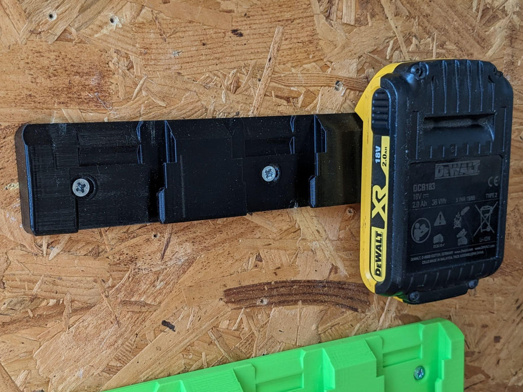 Universal Low Profile DeWalt Battery Wall Mount Triple - for 3 Batteries, Organiser for Power Tool Batteries, Garage/Workshop Organisation