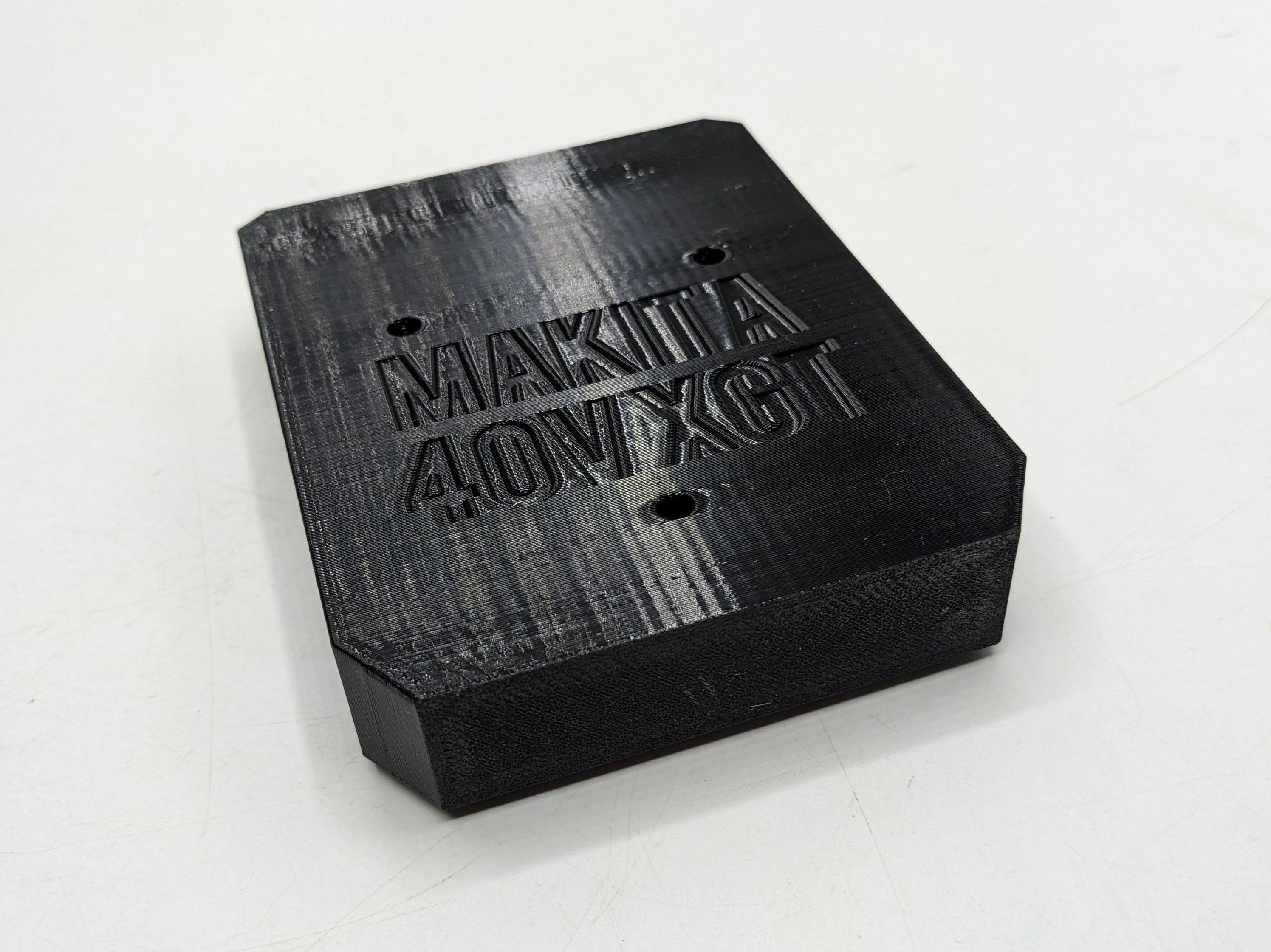 Makita 40v XGT Battery Compatible Battery Wall Mount / Storage Holder for Shed, Van or Workshop