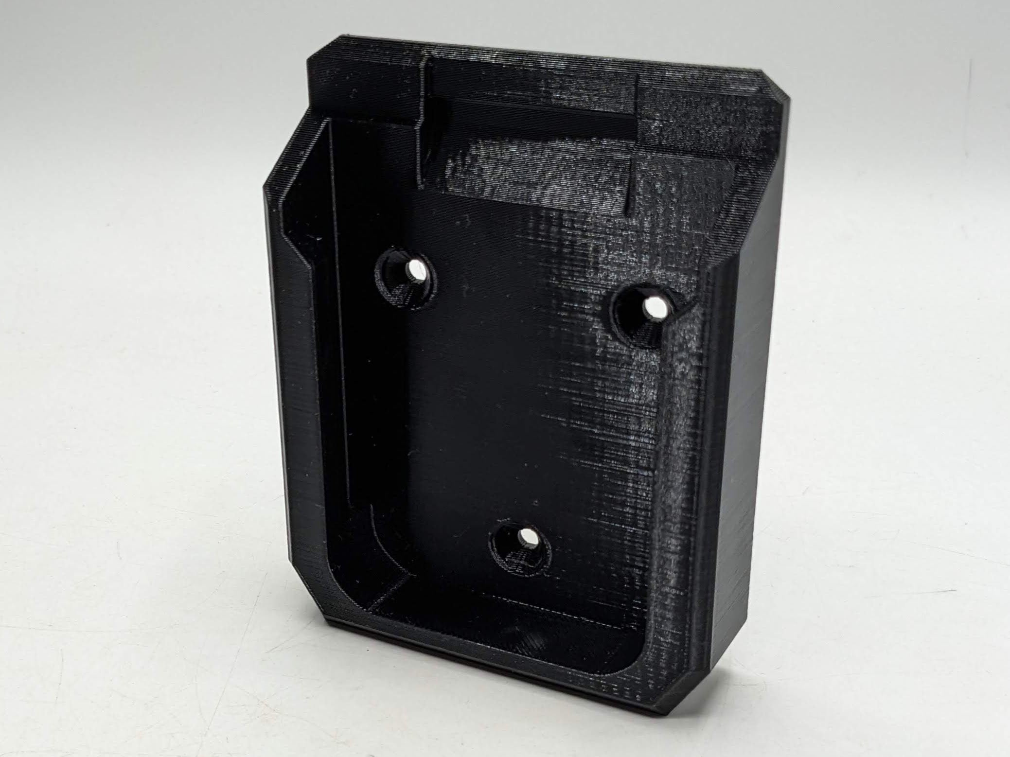 Makita 40v XGT Battery Compatible Battery Wall Mount / Storage Holder for Shed, Van or Workshop