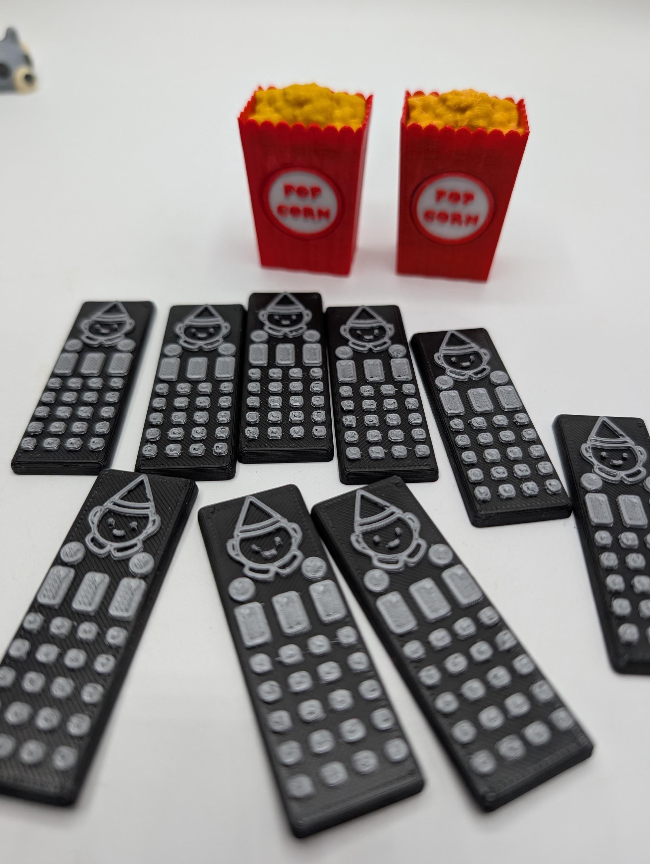 Elf Sized Mini Easel with Paints, Doll Prop