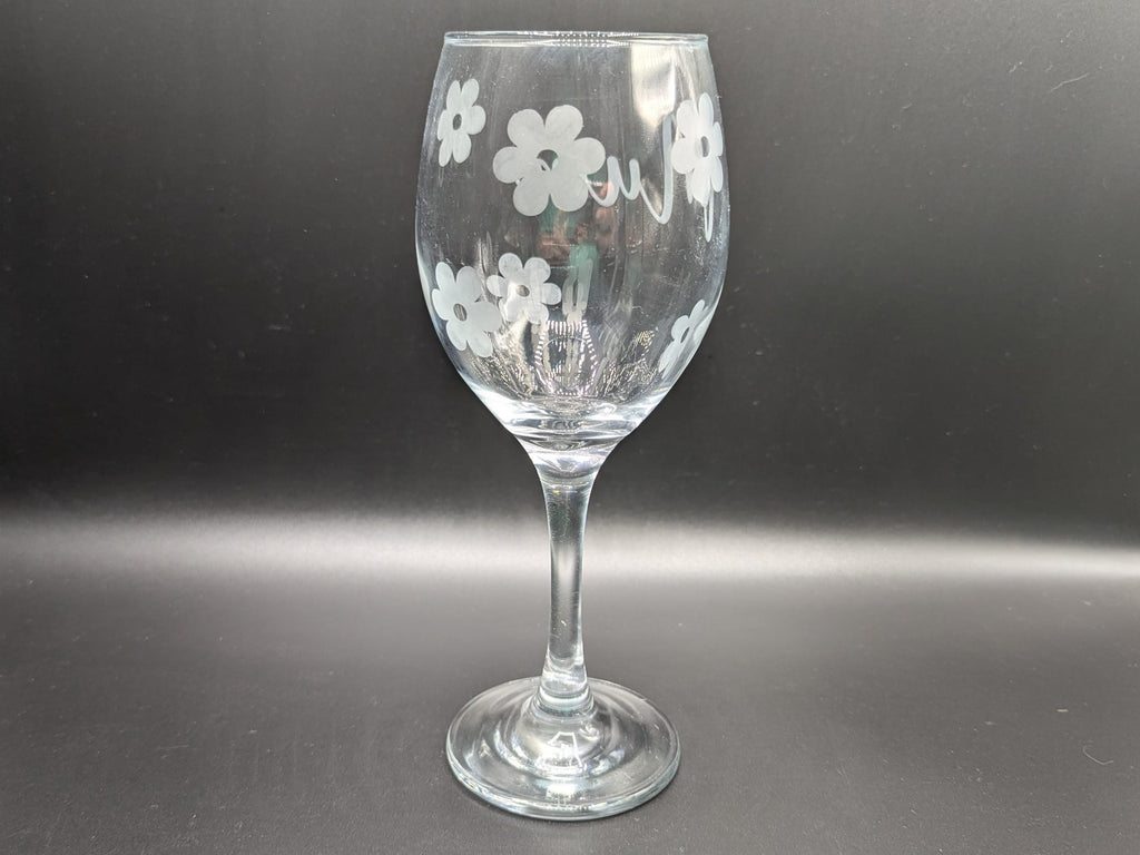 Personalised Wine Glass, Personalised Flower Glass, Etched Gift for her, Flower Glass, Gin Glass, Etched Daisy Flower Glass, Prosecco Glass
