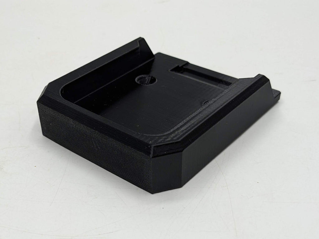 Makita 40v XGT Battery Compatible Battery Wall Mount / Storage Holder for Shed, Van or Workshop