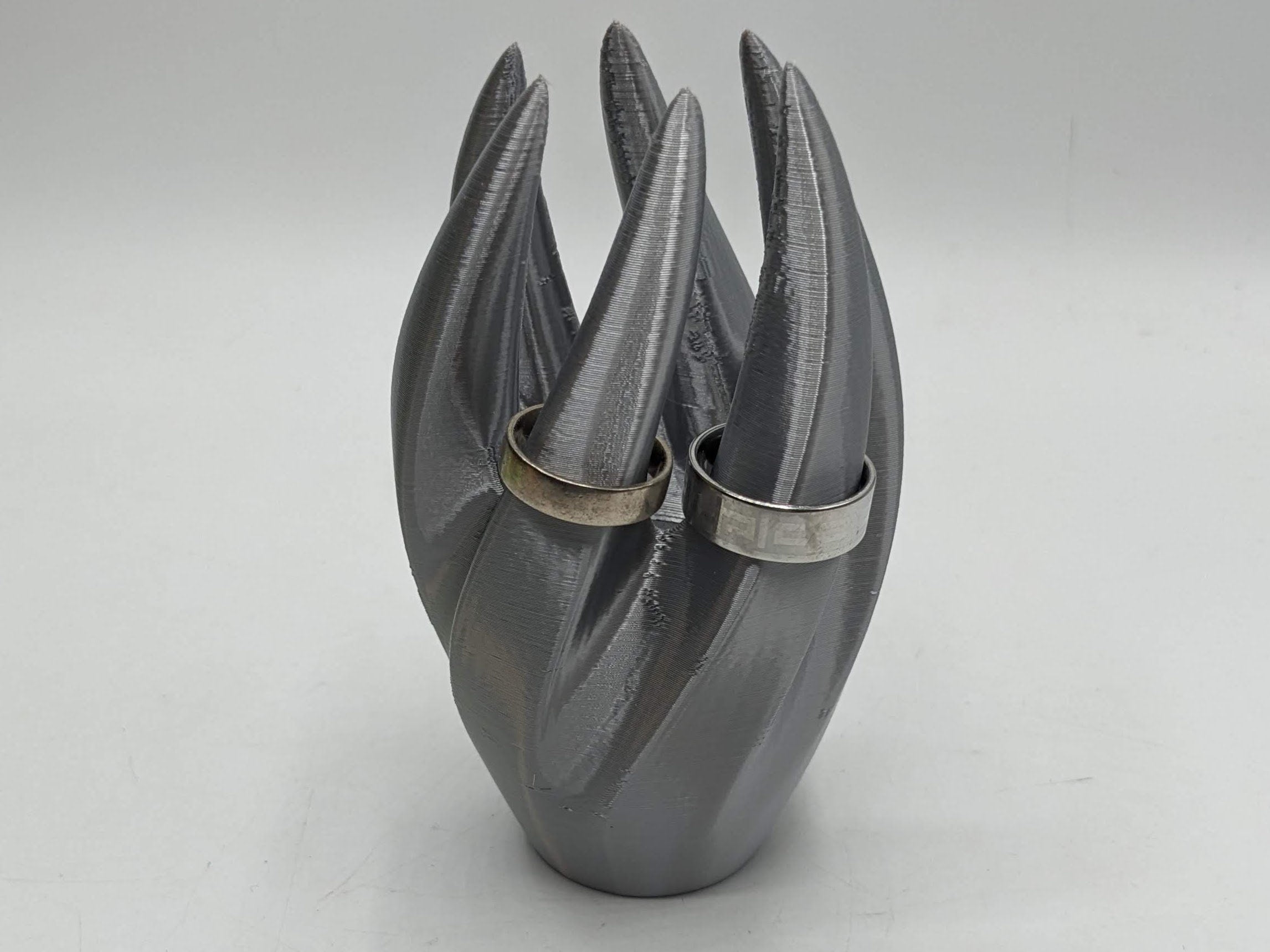 Ring Holder / Twisted Ring Stand Jewellery Holder / Trinket Ring Holder / Ring Stand / Jewellery Display / Ring Display / Ring Storage