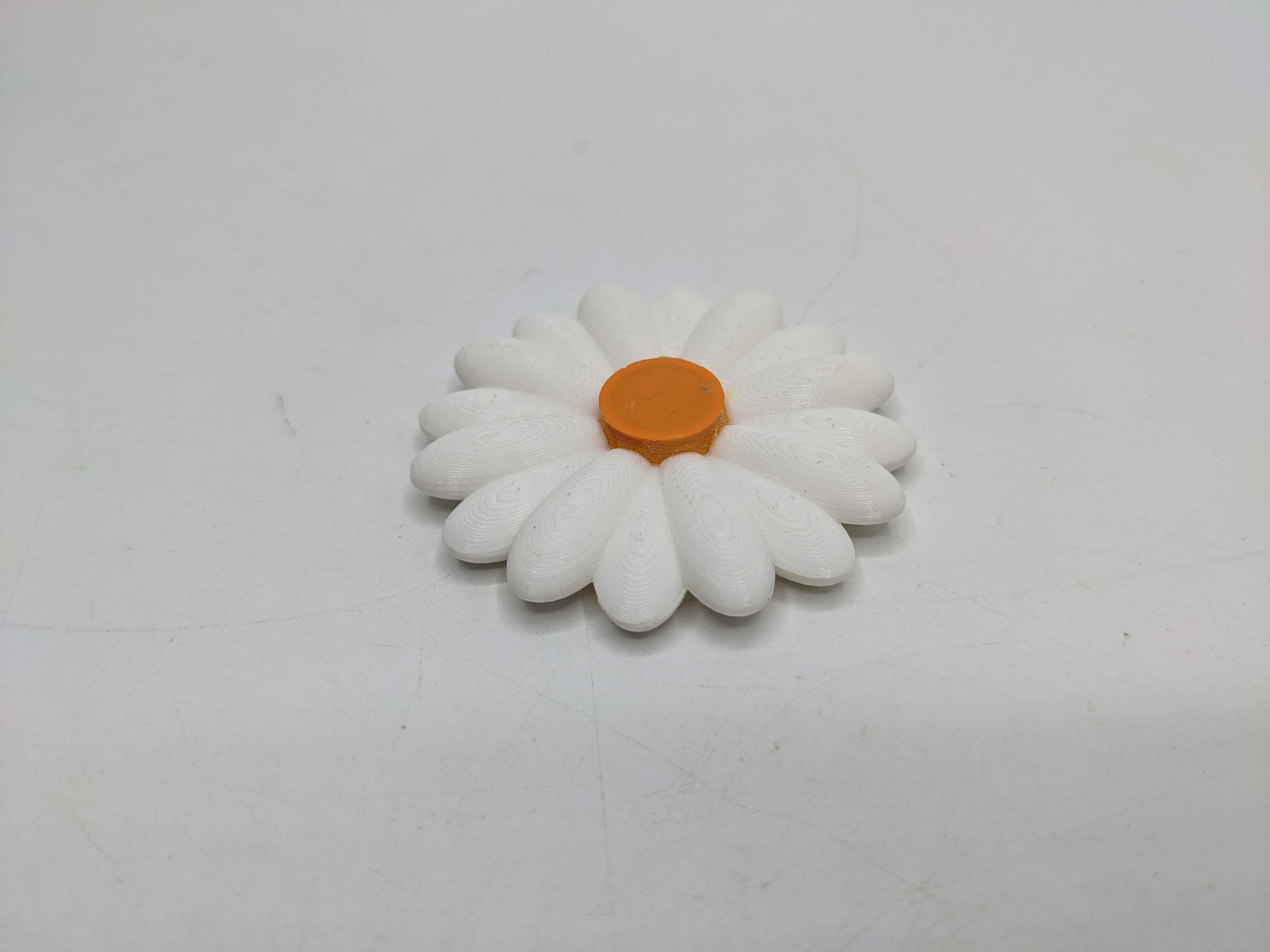 Daisy Flower Magnet / Flower Magnet / Floral Design Magnet / Daisy Magnet / Daisy Fridge Magnet / Daisy Bag Charm / Spring Magnet / Daisy