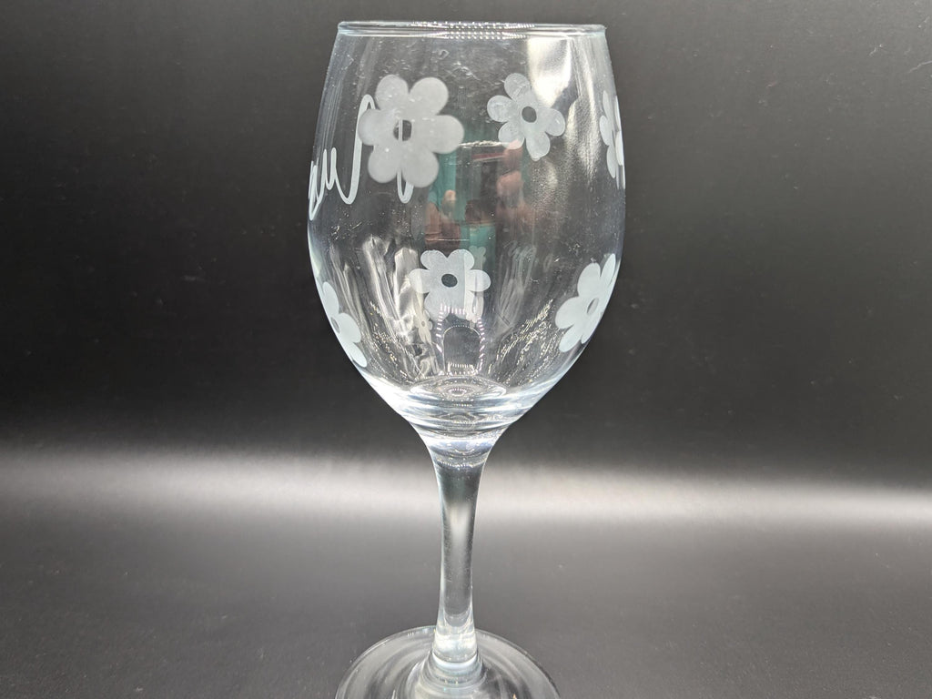 Personalised Wine Glass, Personalised Flower Glass, Etched Gift for her, Flower Glass, Gin Glass, Etched Daisy Flower Glass, Prosecco Glass