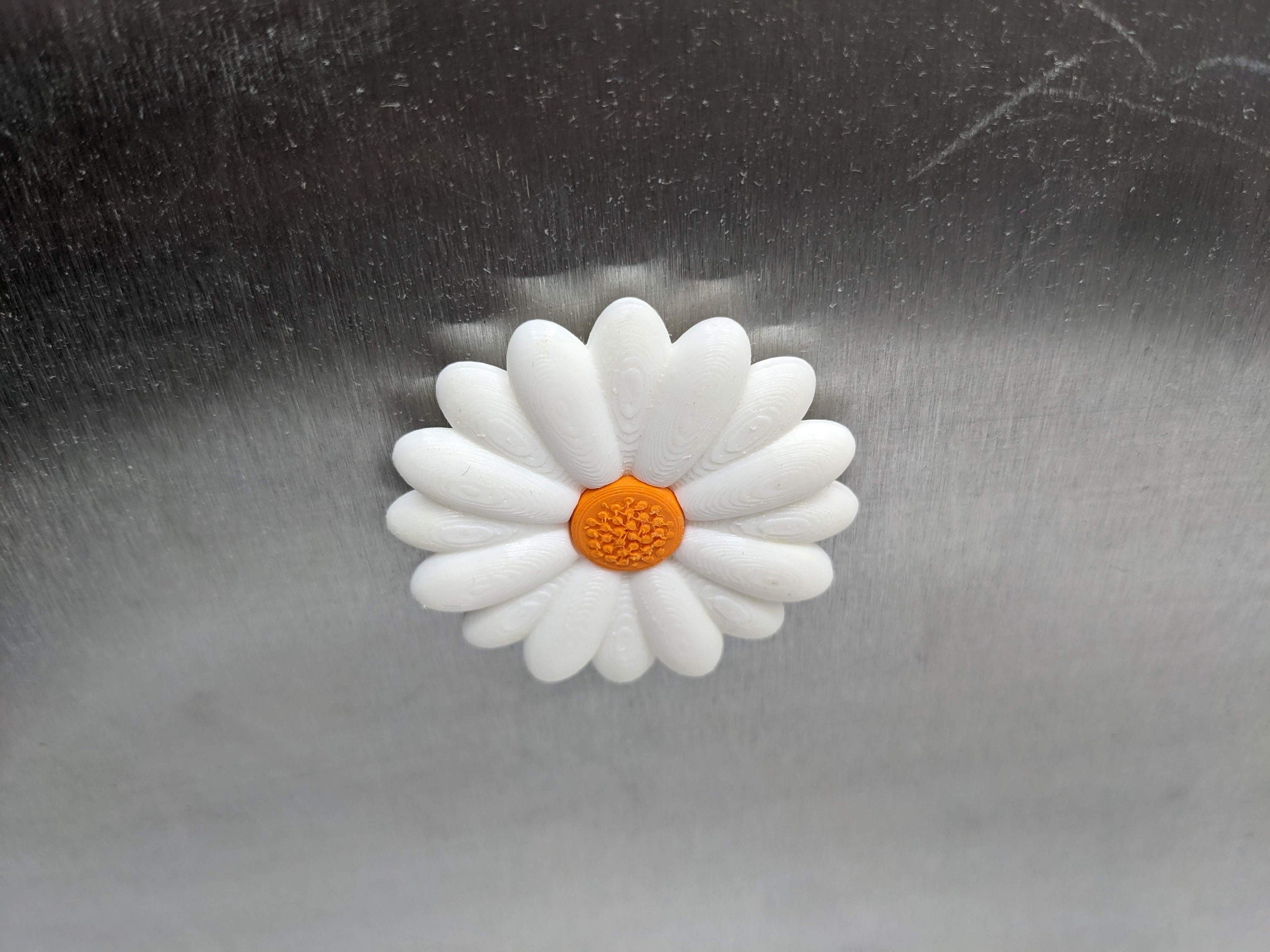 Daisy Flower Magnet / Flower Magnet / Floral Design Magnet / Daisy Magnet / Daisy Fridge Magnet / Daisy Bag Charm / Spring Magnet / Daisy