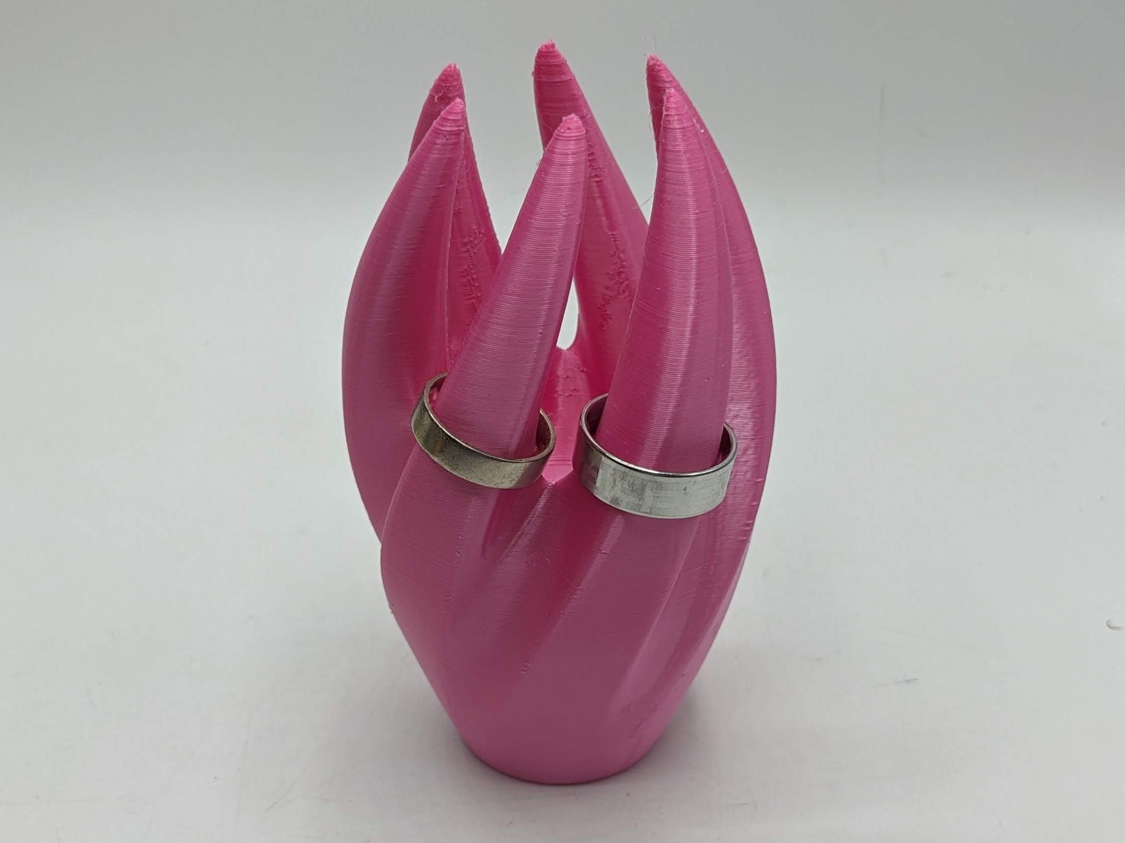 Ring Holder / Twisted Ring Stand Jewellery Holder / Trinket Ring Holder / Ring Stand / Jewellery Display / Ring Display / Ring Storage