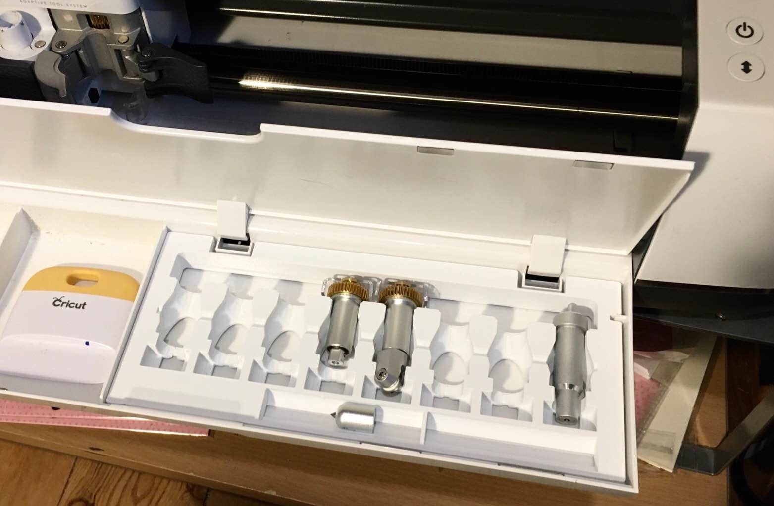 Cricut Maker 4 Tool Tray, Cricut Maker Tray and Blade Organiser, Caddy to fit inside a Cricut Maker for Accessories and Tools, Cricut Maker