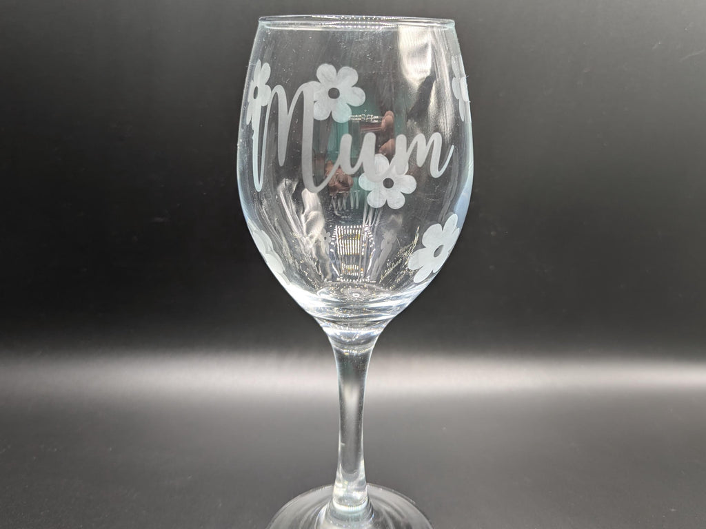 Personalised Wine Glass, Personalised Flower Glass, Etched Gift for her, Flower Glass, Gin Glass, Etched Daisy Flower Glass, Prosecco Glass